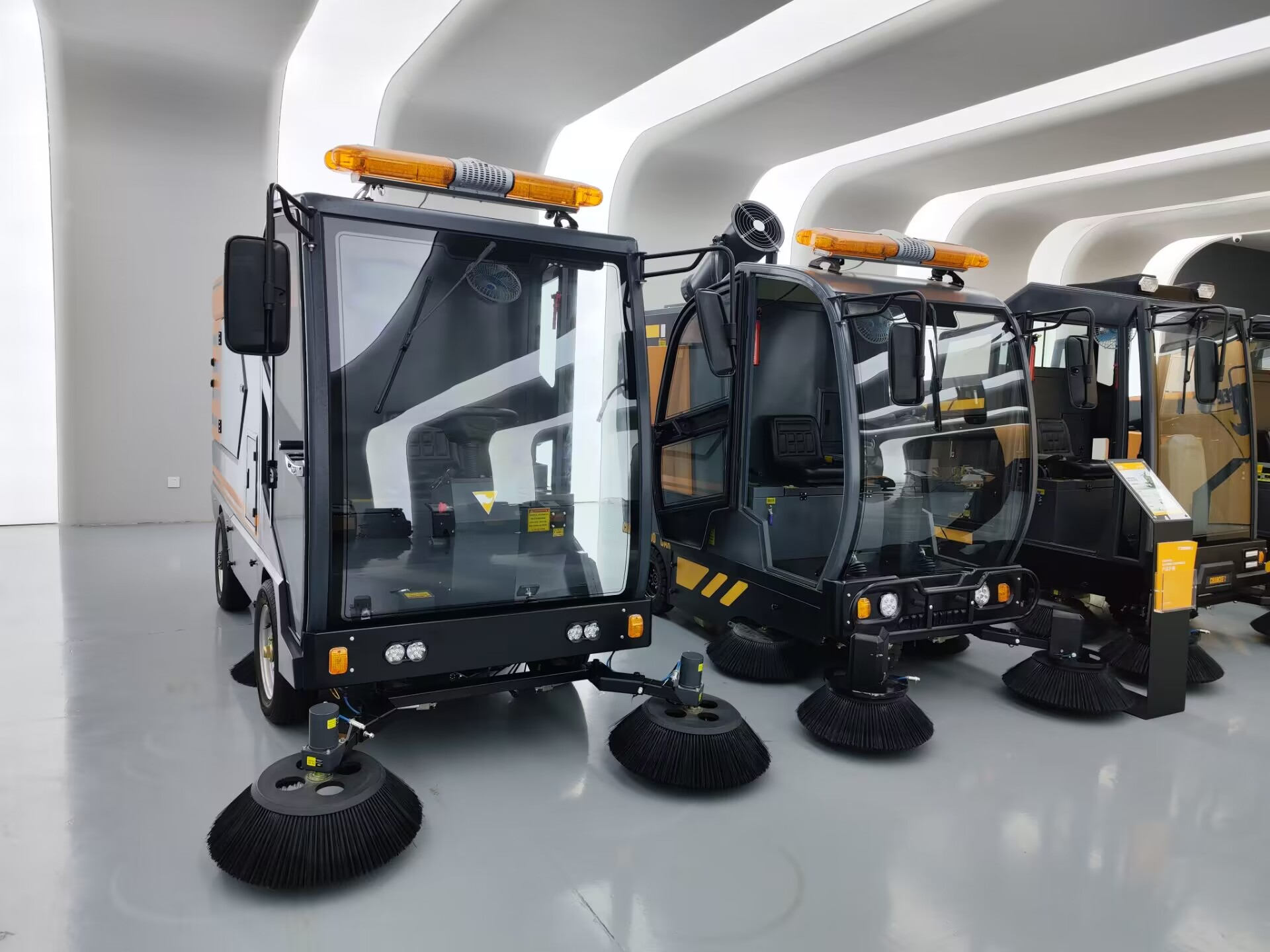 道路清掃車有哪些特點_清掃車機價格是多少呢？